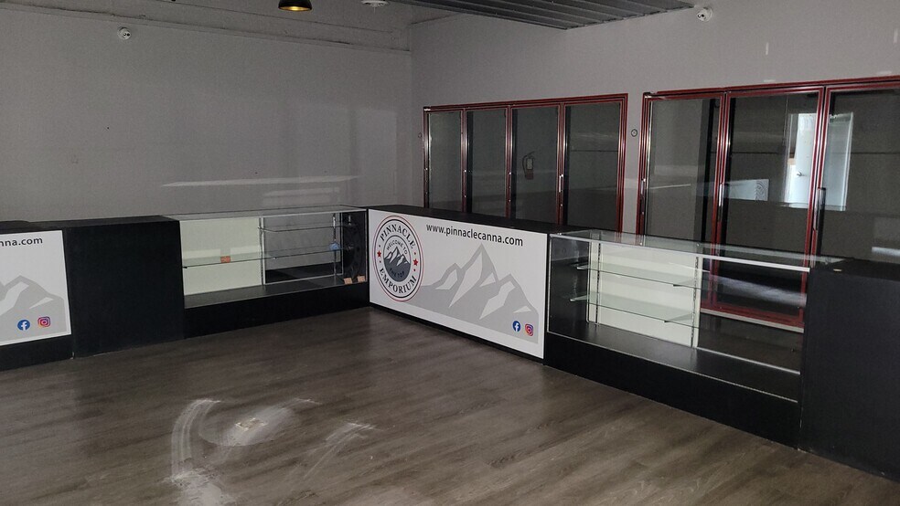 More Photos Of 200 Main St, Addison General Retail For Sale