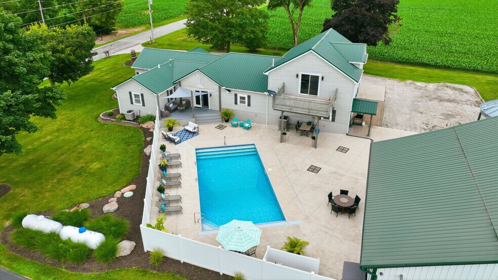 More Photos Of 5920 N 200 E, Leesburg Hospitality For Sale