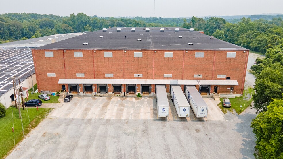 More Photos Of 100 United Furniture Dr, Lexington Distribution For Lease