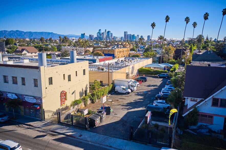 More Photos Of 1660 W Adams Blvd, Los Angeles Storefront For Sale