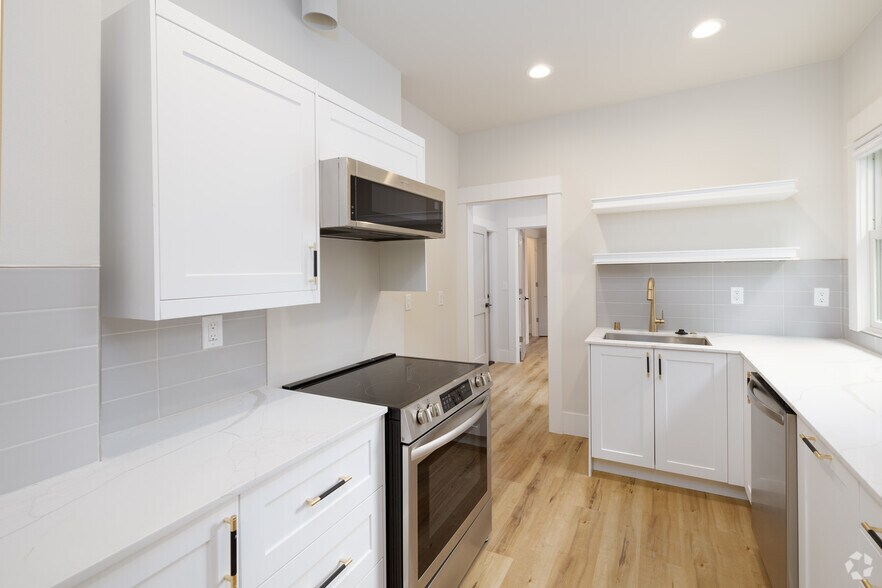 More Photos Of 2123 E James St, Seattle Apartments For Sale