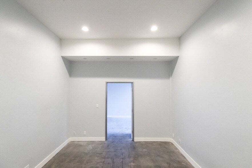 More Photos Of 6829 Lankershim Blvd, North Hollywood Medical For Lease
