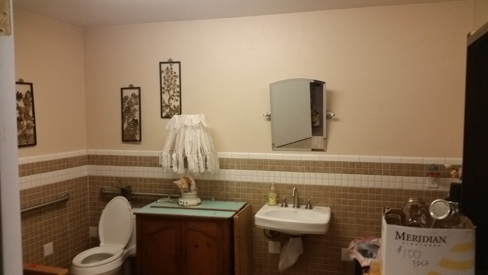 More Photos Of 9965 El Camino Real, Atascadero Storefront For Sale