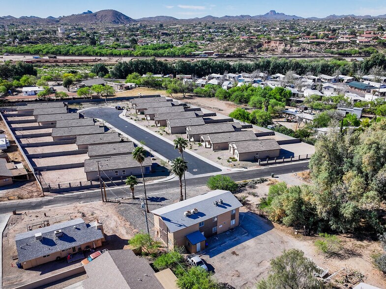 More Photos Of 450 Palm Dr, Wickenburg Apartments For Sale