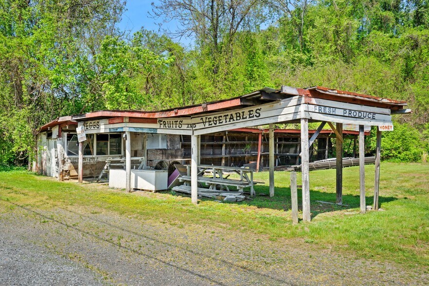 More Photos Of 11947 Lee Hwy, Sperryville Multifamily For Sale