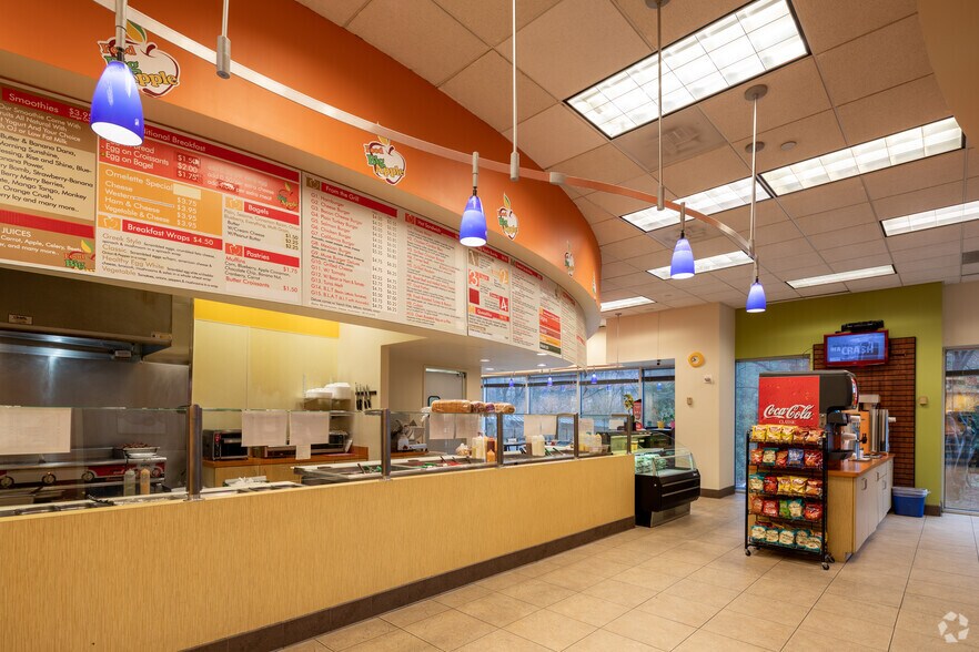 More Photos Of 1040 Crown Pointe Pkwy, Atlanta Unknown For Sale