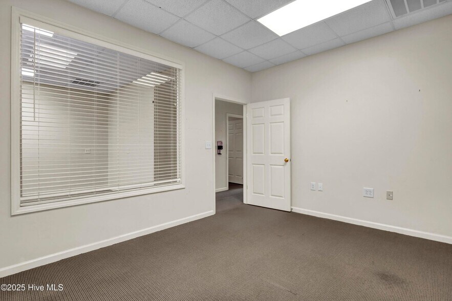 More Photos Of 2105 Capital Dr, Wilmington Warehouse For Lease