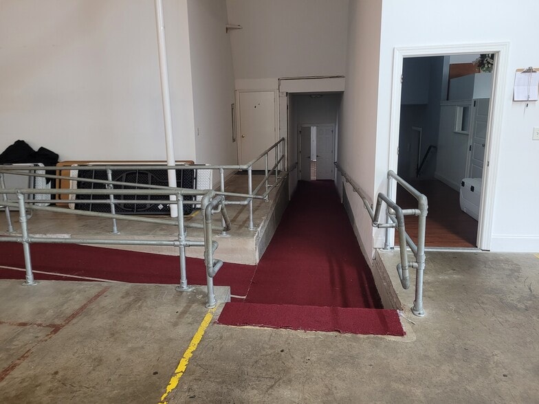 More Photos Of 1512 Garner Rd, Raleigh Warehouse For Lease