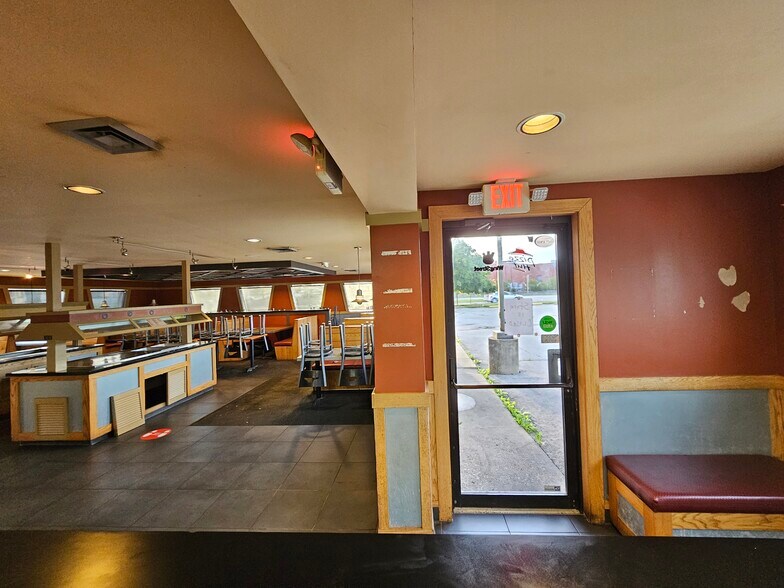 More Photos Of W156N8420 Pilgrim Rd, Menomonee Falls Fast Food For Lease
