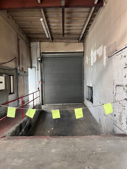 More Photos Of 936-938 61st St, Oakland Warehouse For Lease