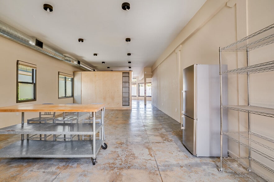 More Photos Of 6012 York Blvd, Los Angeles Office For Lease
