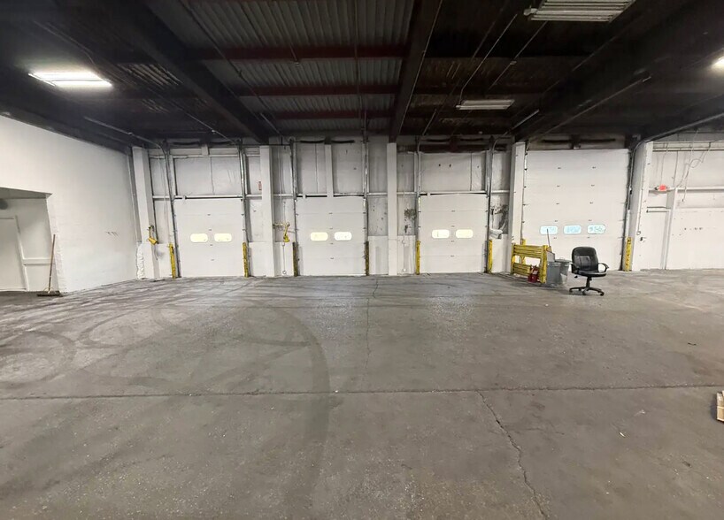 More Photos Of 2505 Thornwood St SW, Wyoming Manufacturing For Sale