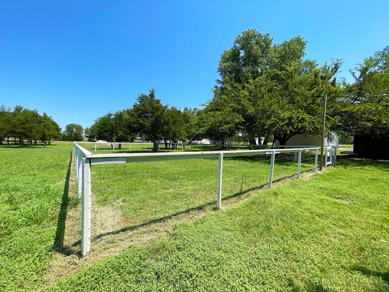 More Photos Of 25338 US Highway 270, Woodward Trailer Camper Park For Sale