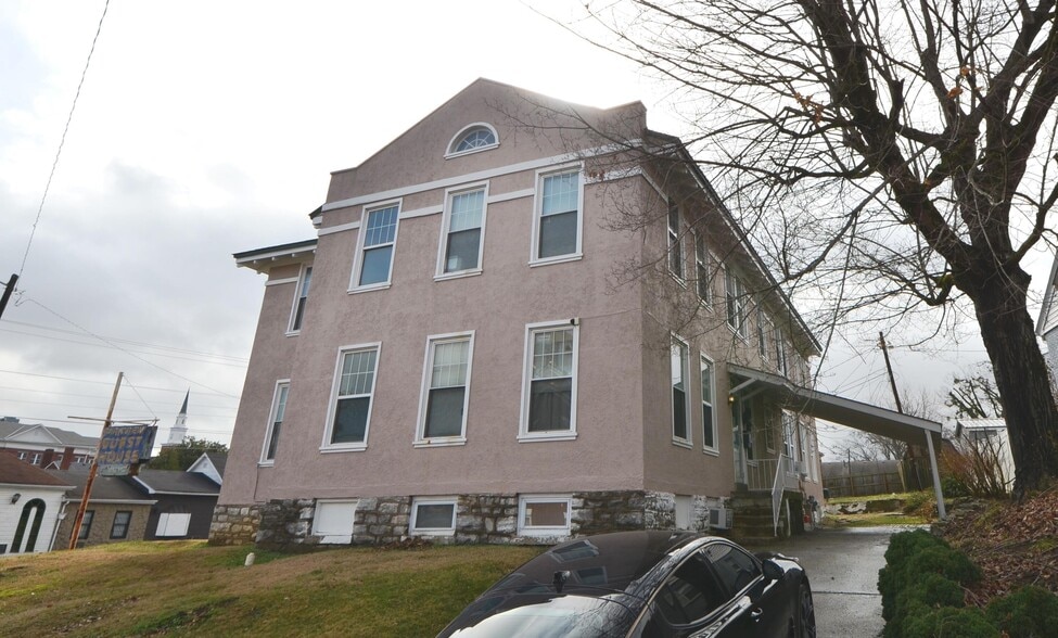 More Photos Of 202 S College St, Harrodsburg Hospitality For Sale