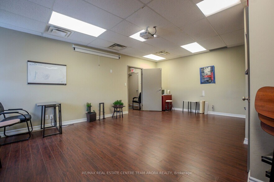 More Photos Of 10095 Bramalea Rd, Brampton Storefront Retail Office For Sale