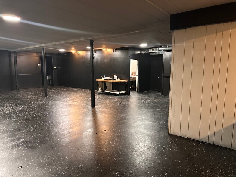 More Photos Of 8350 S 88th Ave, Justice Restaurant For Sale