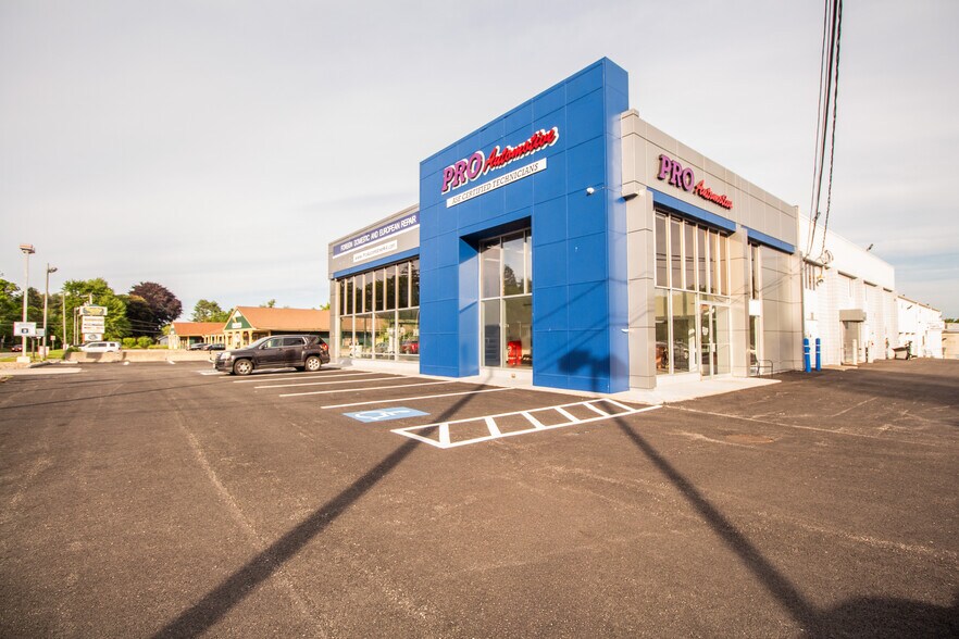 More Photos Of 191 W Main St, Dudley Auto Dealership For Lease