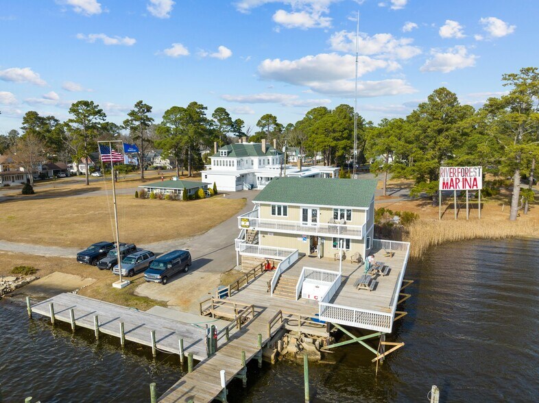 More Photos Of 738 E Main St, Belhaven Hotel For Sale