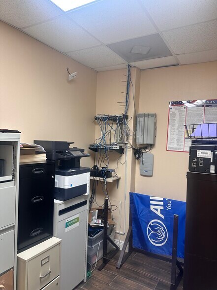 More Photos Of 825 E Southmore Ave, Pasadena Medical For Lease