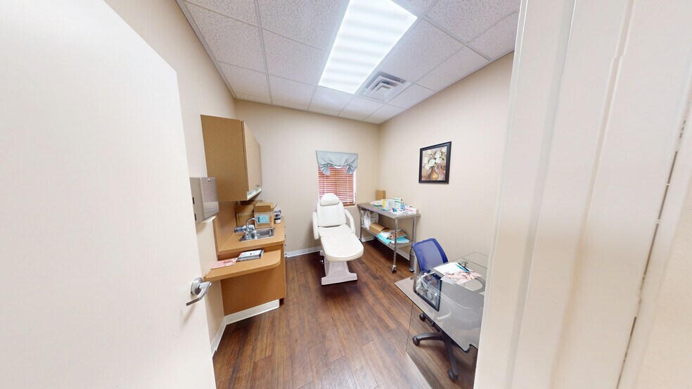 More Photos Of 2633 W Horizon Ridge Pky, Henderson Medical For Lease