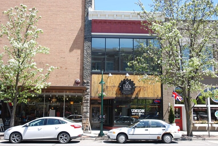 More Photos Of 127 S Union St, Traverse City Restaurant For Sale