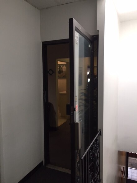 More Photos Of 3938 Bell Blvd, Bayside Medical For Lease