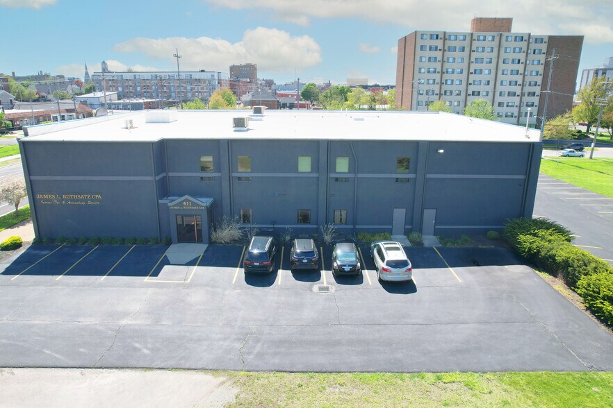 More Photos Of 419 E Market St, Sandusky Hotel For Sale