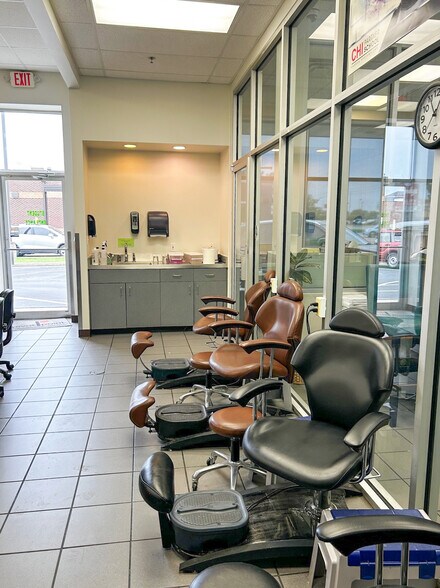 More Photos Of 11122 E 71st St, Tulsa Freestanding For Sale