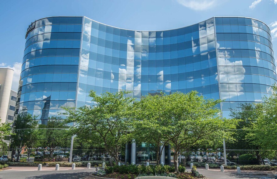 Primary Photo Of 8609 Westwood Center Dr, Vienna Office For Lease