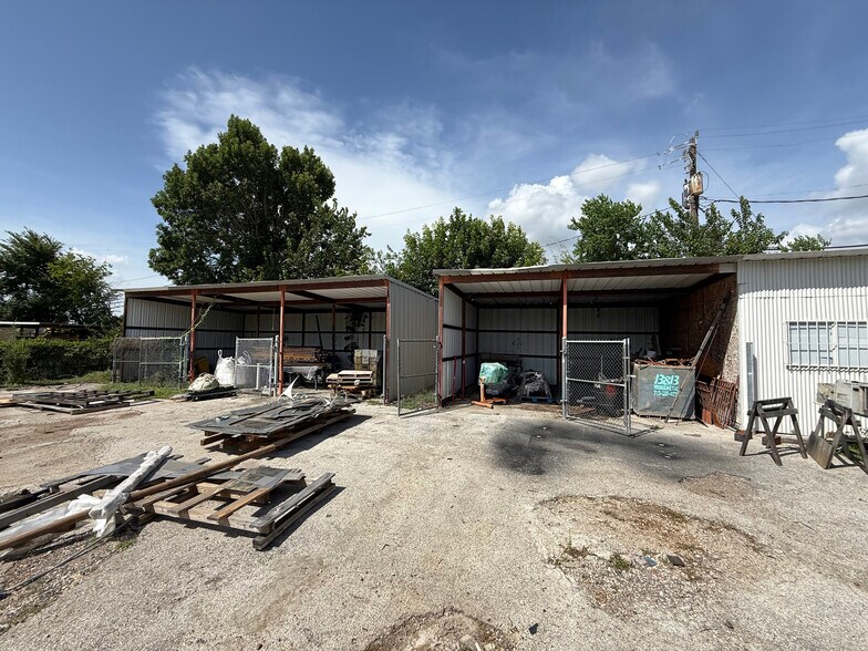 More Photos Of 8422 Bascom St, Houston Warehouse For Lease
