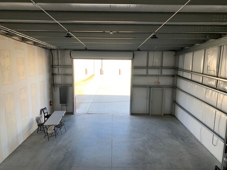 More Photos Of 18101 Cypress Rosehill Rd, Cypress Unknown For Lease