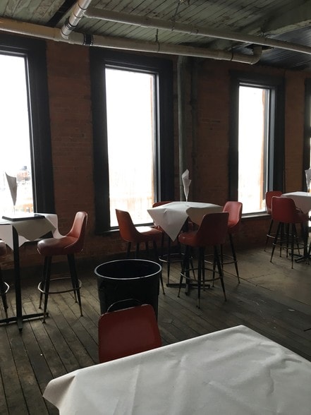 More Photos Of 304-308 N Burdick St, Kalamazoo Bar For Sale