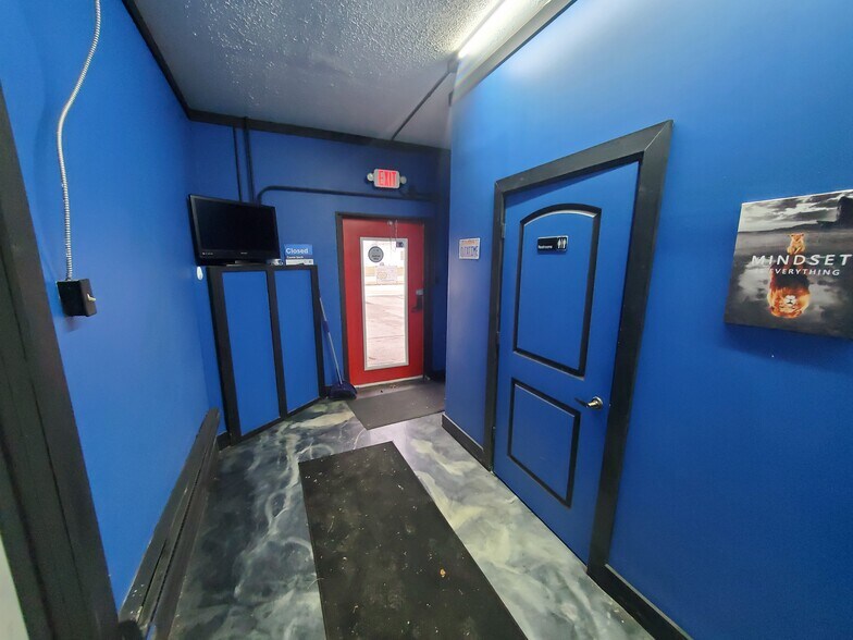 More Photos Of 726 S Blanchard St, Findlay Carwash For Sale