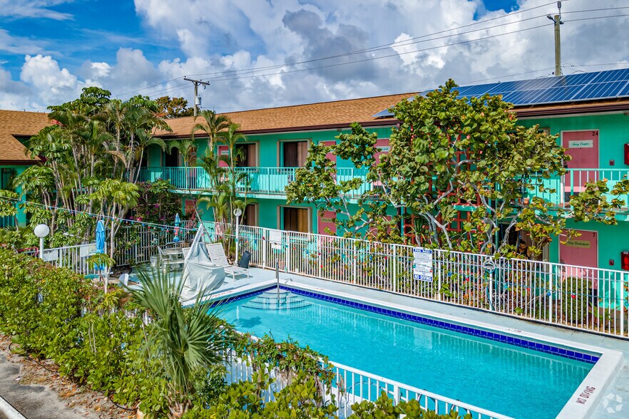 More Photos Of 901 S Federal Hwy, Lake Worth Hotel For Sale