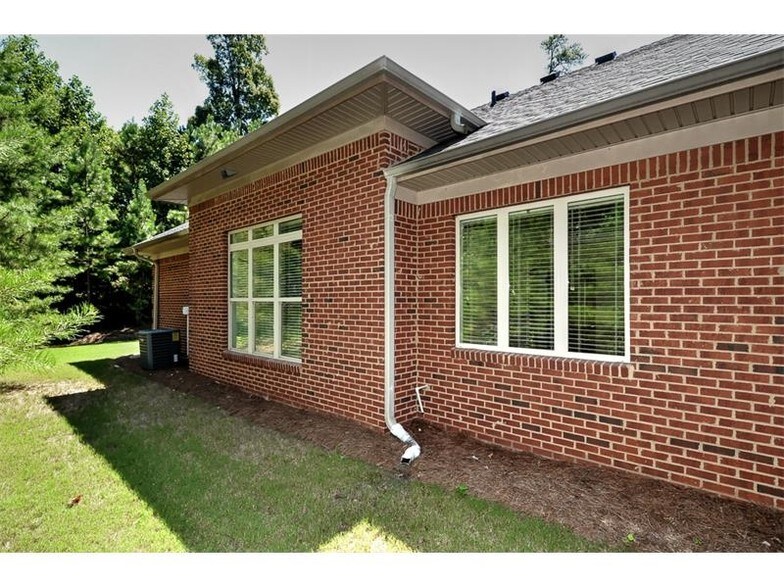 More Photos Of 4720 Peachtree Industrial Blvd, Berkeley Lake Office For Lease