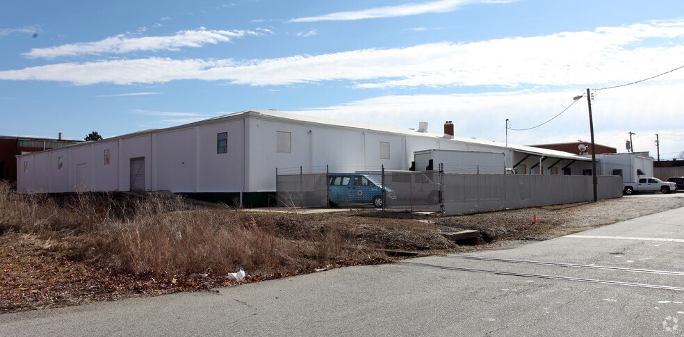 More Photos Of 1024 Gatewood Ave, Greensboro Warehouse For Lease