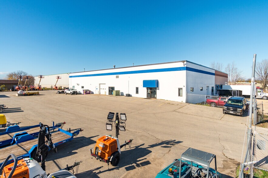 More Photos Of 2809 Larson St, La Crosse Warehouse For Sale