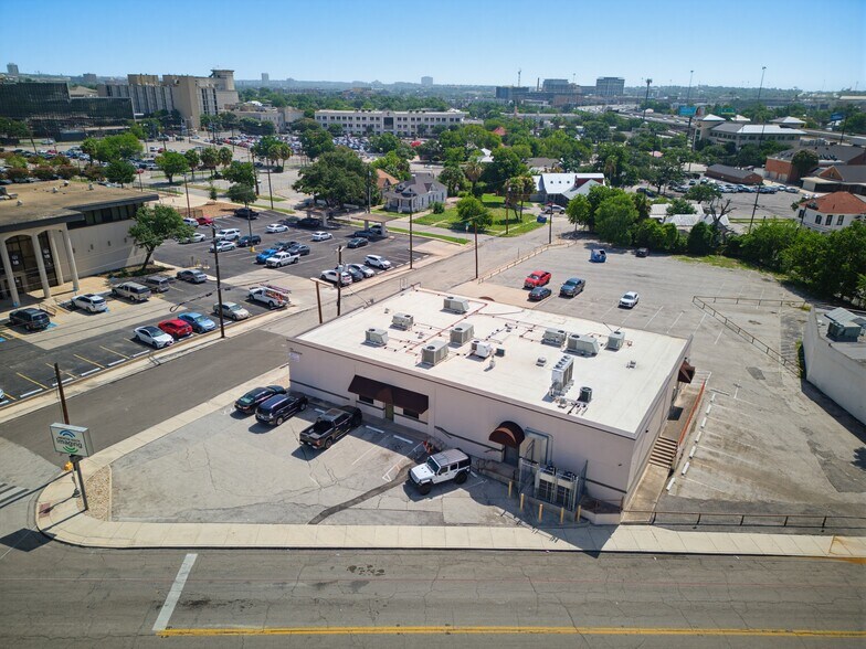 More Photos Of 816-818 Lexington Ave, San Antonio Medical For Sale