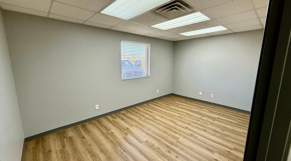 More Photos Of 1509 S County Road 1309, Midland Warehouse For Lease