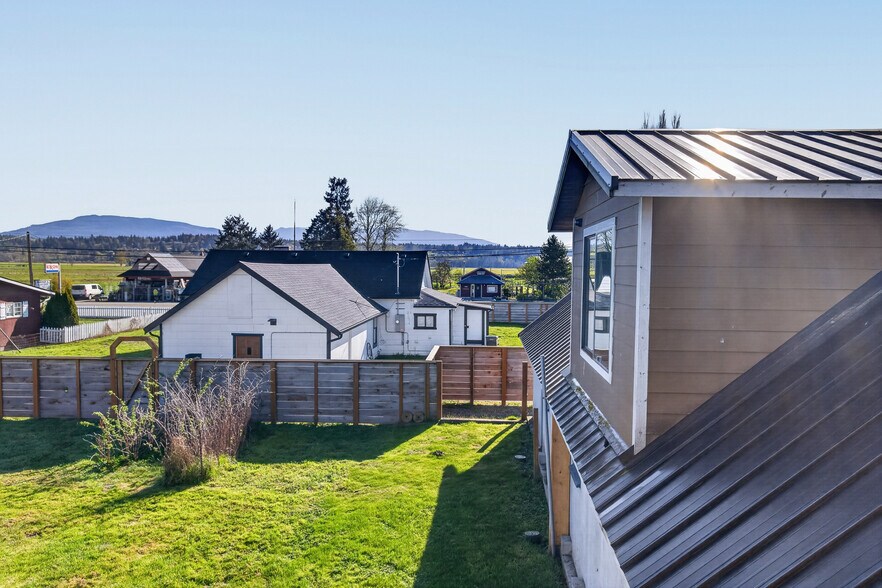 More Photos Of 14969 W Bow Hill Rd, Bow Bar For Sale