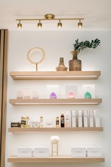 More Photos Of 2961 W Maple Loop Dr, Lehi Office For Lease