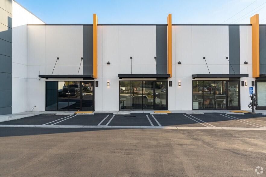 More Photos Of 238-256 W Chestnut Ave, Monrovia Warehouse For Sale