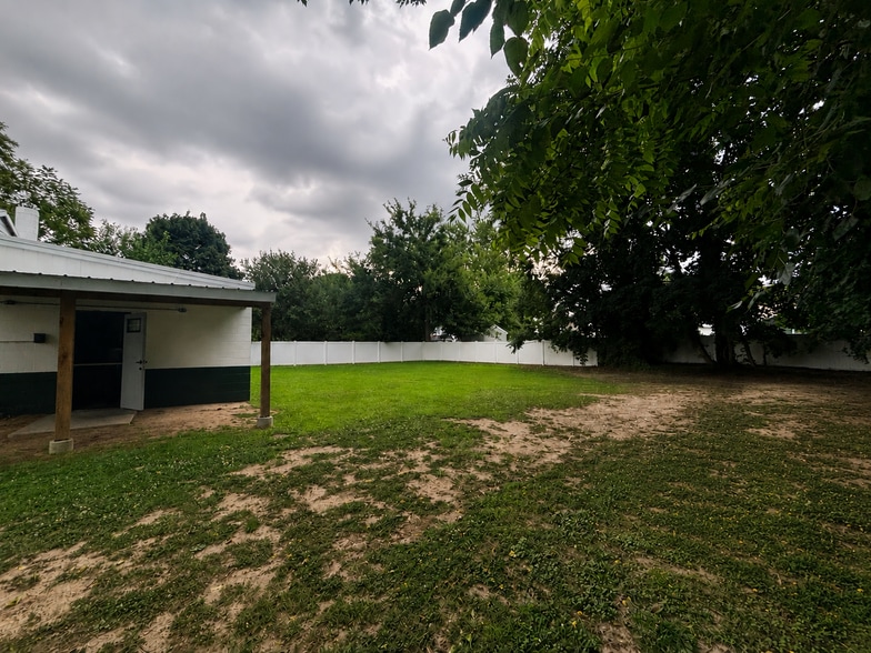 Primary Photo Of 109 Cooper St, Clayton Warehouse For Lease