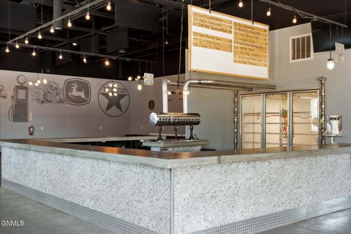 More Photos Of 213 11th St W, Williston Restaurant For Sale