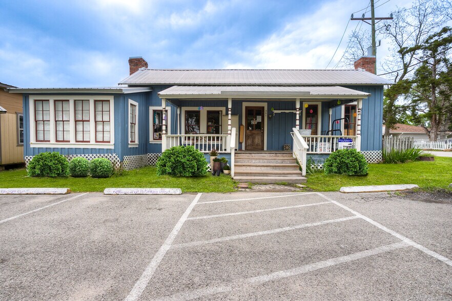 More Photos Of 308 John A Butler, Montgomery Freestanding For Sale