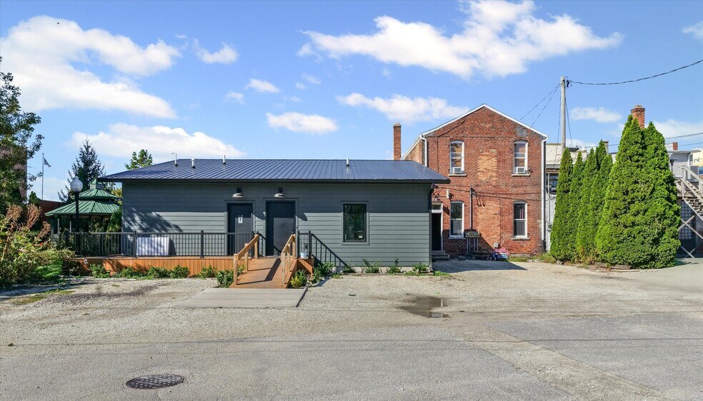 More Photos Of 125 S Market St, Paxton Specialty For Sale