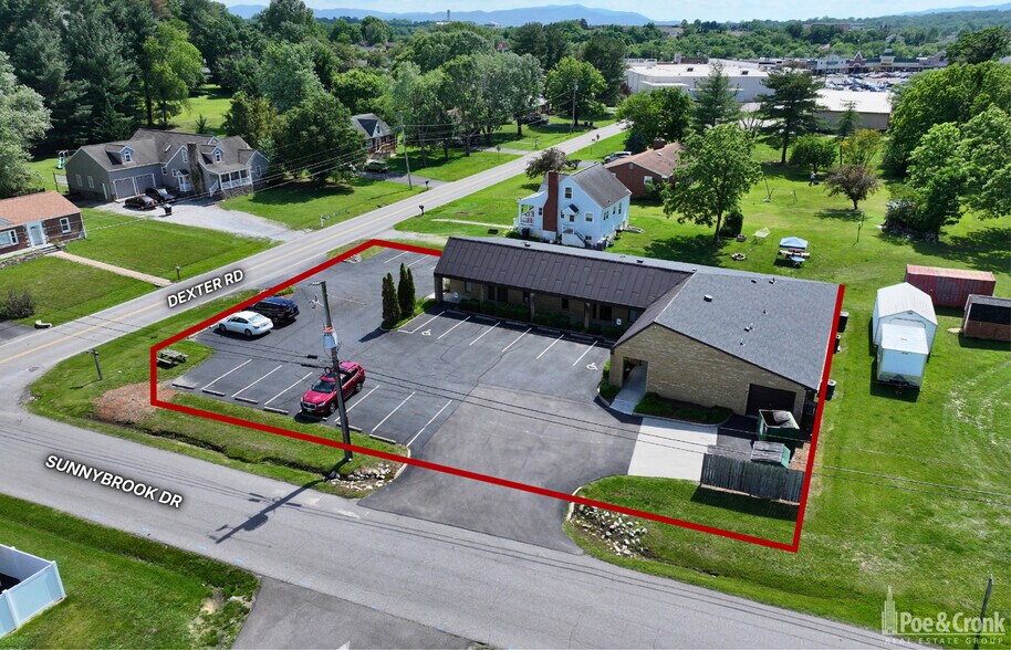 More Photos Of 7400 Sunnybrook Dr, Roanoke Medical For Sale
