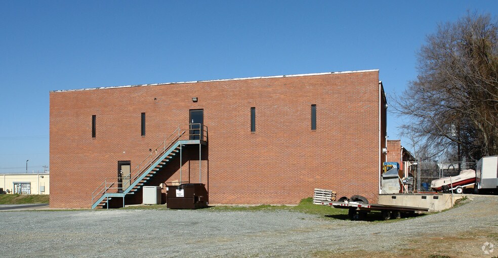 2058 Chapel Hill Rd, Burlington, NC 27215 Freestanding For Sale