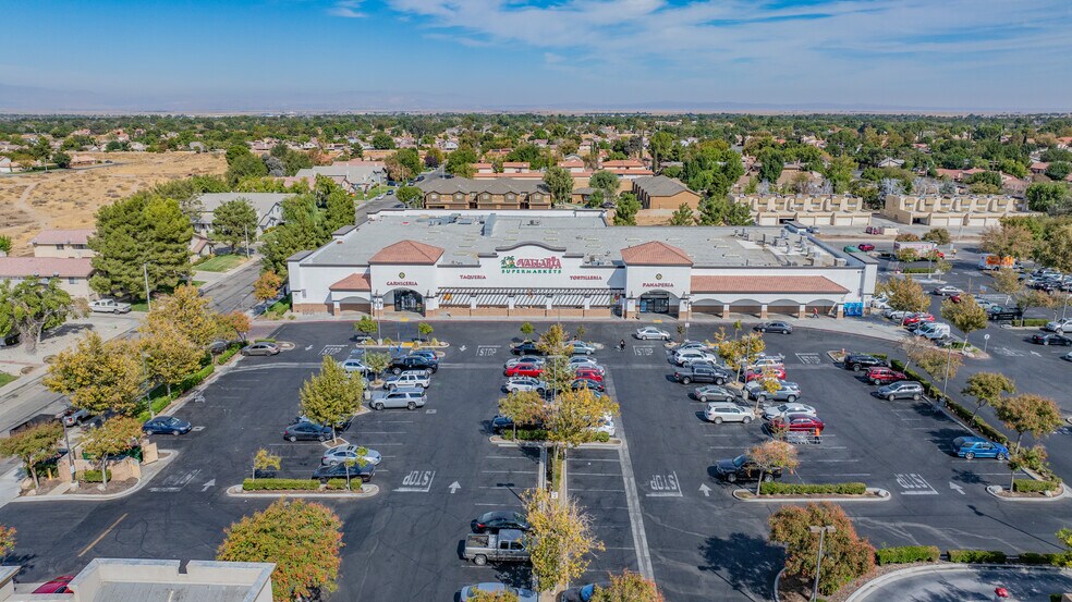 More Photos Of 815 E Avenue K, Lancaster Supermarket For Sale
