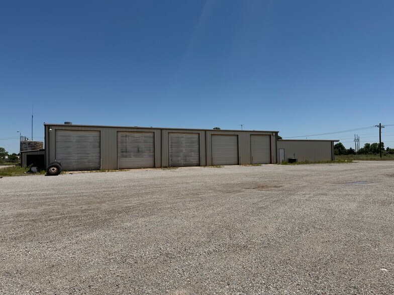 More Photos Of 5328 E Market St, Enid Manufacturing For Sale